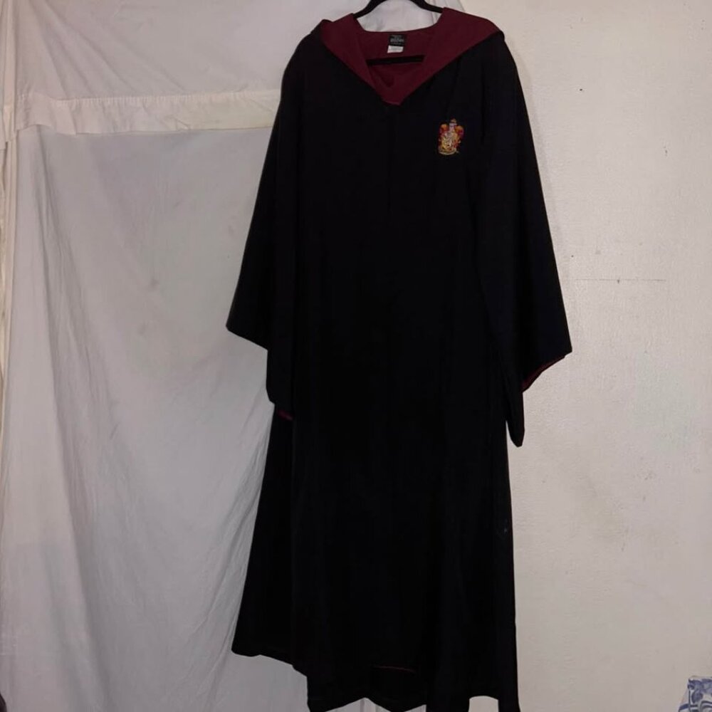 Wizarding world of Harry Potter Universal Studio Adult M Gryffindor robe costume